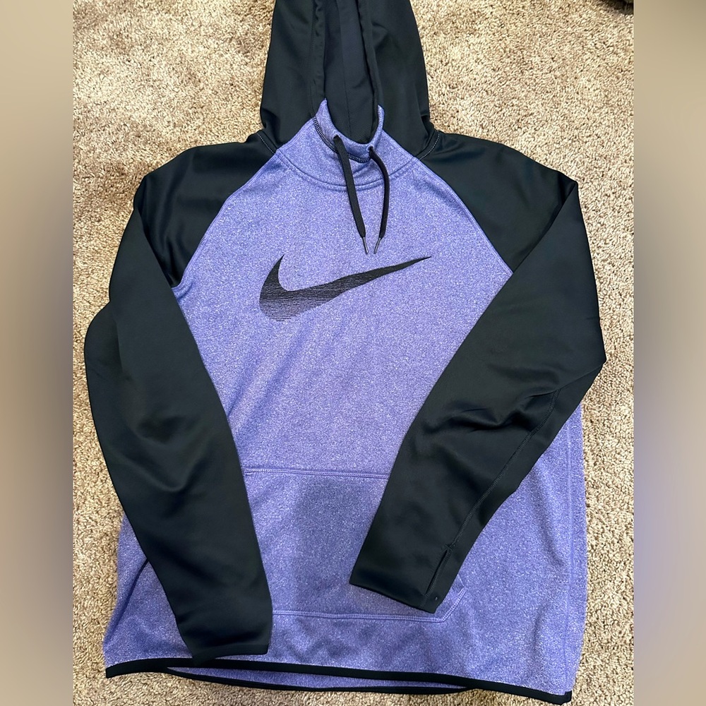 Women’s Nike Sweatshirt